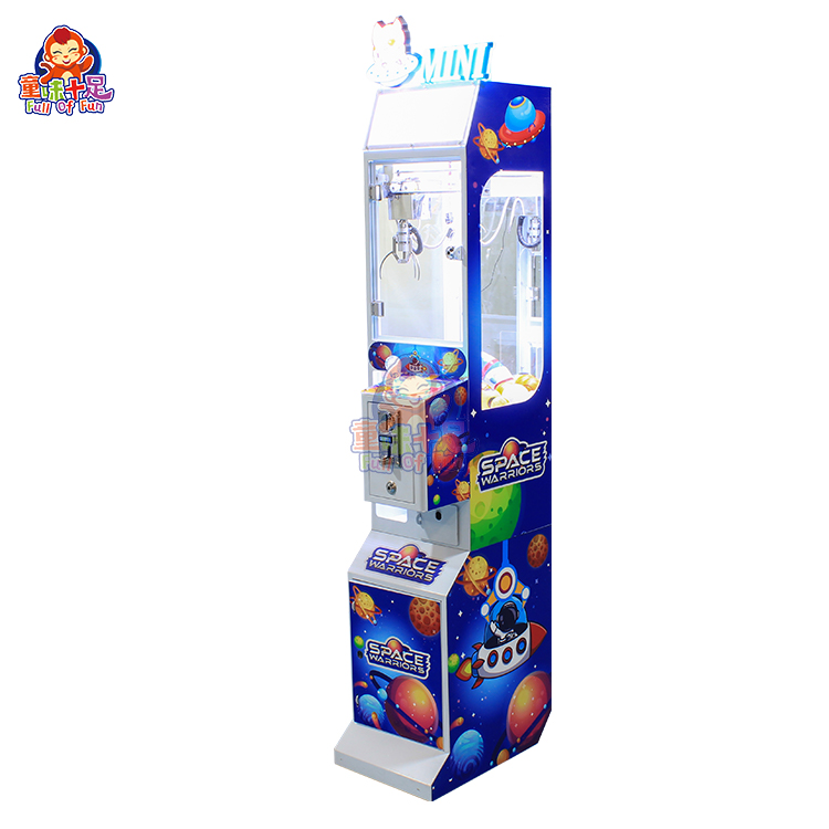 آلة ألعاب صغيرة تعمل بالعملة ل - مراجعة Arcade Toy Vending Machine وسعره